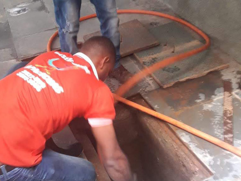 Desentupimento de Caixa de Gordura